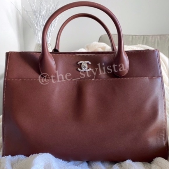 NEW - Chanel Executive Cerf Shopping Tote in Brown - Picture 5 of 14